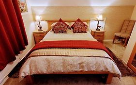 Self Catering Upper Floor Flat At Woodend House